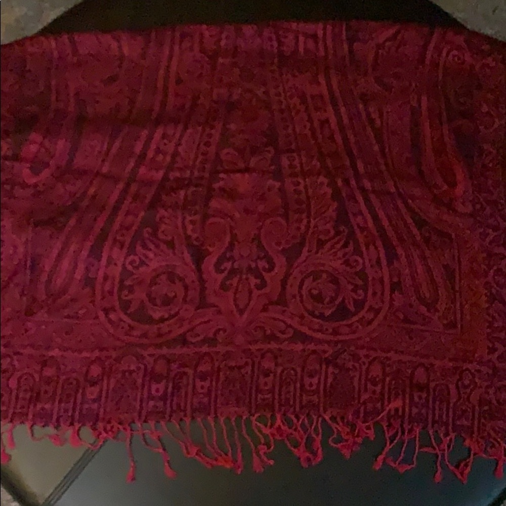 Raspberry long patterned scarf for Fall
